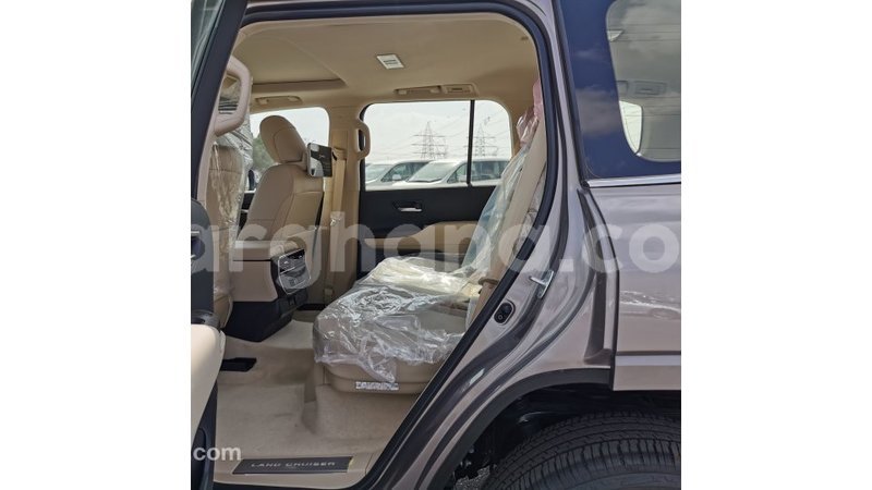 Big with watermark toyota land cruiser ashanti import dubai 41675