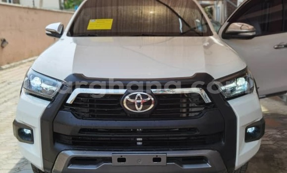 Buy Used Toyota Hilux White Car in Sekondi–Takoradi Metropolitan in Western Buy Used Toyota Hilux White Car in Sekondi–Takoradi Metropolitan in Western