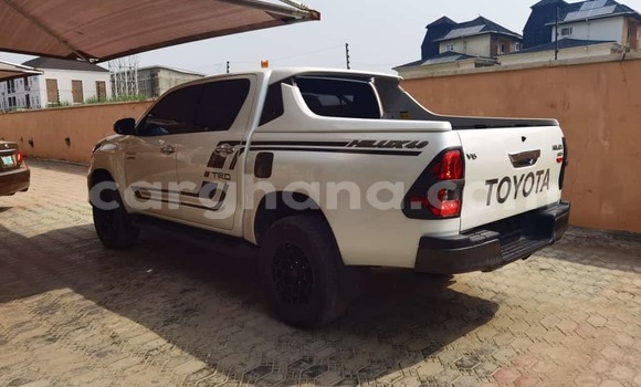 Buy Used Toyota Hilux White Car in Sekondi–Takoradi Metropolitan in Western Buy Used Toyota Hilux White Car in Sekondi–Takoradi Metropolitan in Western