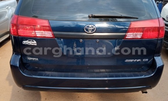 Buy Used Toyota Sienna Blue Car in Sekondi–Takoradi Metropolitan in Western