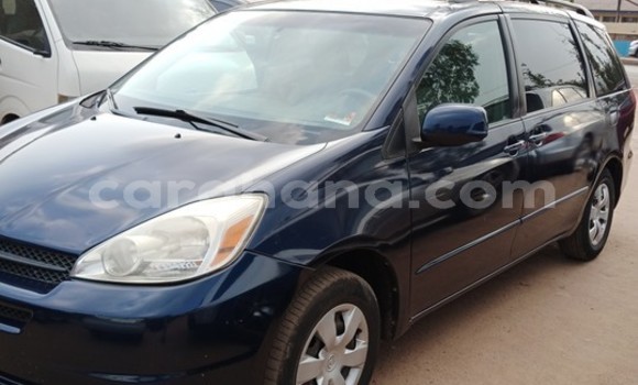 Buy Used Toyota Sienna Blue Car in Sekondi–Takoradi Metropolitan in Western Buy Used Toyota Sienna Blue Car in Sekondi–Takoradi Metropolitan in Western