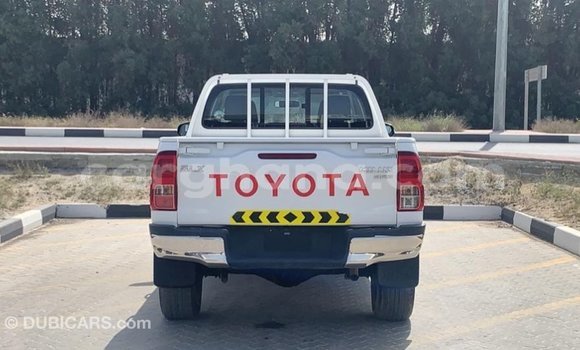 Sayi Imported Toyota Hilux White Mota in Import - Dubai a Ashanti Sayi Imported Toyota Hilux White Mota in Import - Dubai a Ashanti