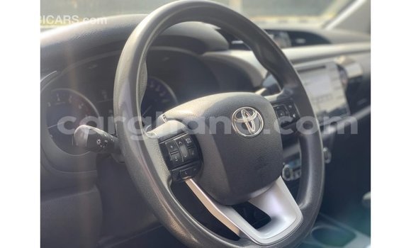 Sayi Imported Toyota Hilux White Mota in Import - Dubai a Ashanti Sayi Imported Toyota Hilux White Mota in Import - Dubai a Ashanti