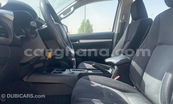 Sayi Imported Toyota Hilux White Mota in Import - Dubai a Ashanti Sayi Imported Toyota Hilux White Mota in Import - Dubai a Ashanti