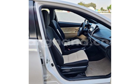 Ra Imported Toyota Yaris funfun Ọkọ̀ in Import - Dubai ni Ashanti Ra Imported Toyota Yaris funfun Ọkọ̀ in Import - Dubai ni Ashanti