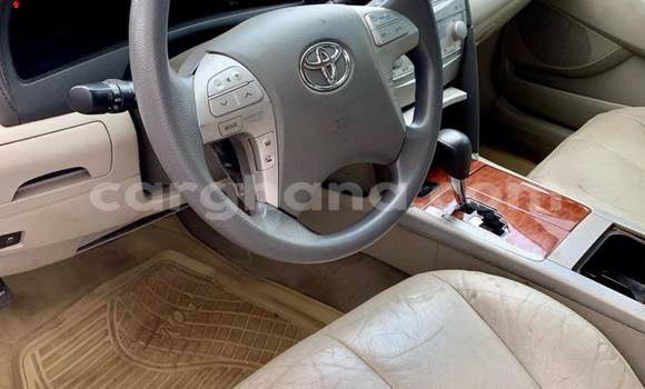 Sayi Na hannu Toyota Camry White Mota in Tema a Greater Accra Sayi Na hannu Toyota Camry White Mota in Tema a Greater Accra