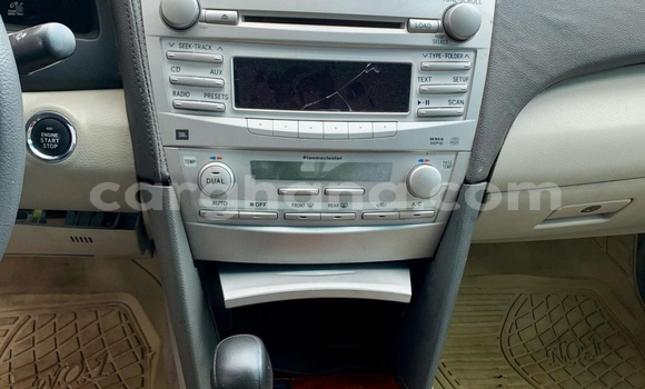 Sayi Na hannu Toyota Camry White Mota in Tema a Greater Accra Sayi Na hannu Toyota Camry White Mota in Tema a Greater Accra
