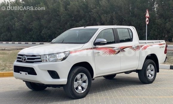 Ra Imported Toyota Hilux funfun Ọkọ̀ in Import - Dubai ni Ashanti Ra Imported Toyota Hilux funfun Ọkọ̀ in Import - Dubai ni Ashanti