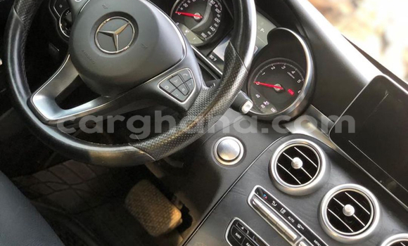Sayi Na hannu Mercedes‒Benz C–Class White Mota in Tema a Greater Accra Sayi Na hannu Mercedes‒Benz C–Class White Mota in Tema a Greater Accra