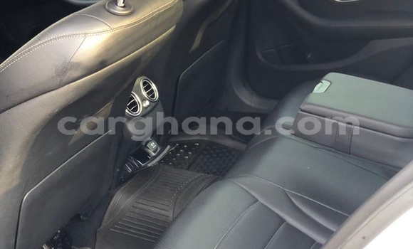 Sayi Na hannu Mercedes‒Benz C–Class White Mota in Tema a Greater Accra Sayi Na hannu Mercedes‒Benz C–Class White Mota in Tema a Greater Accra