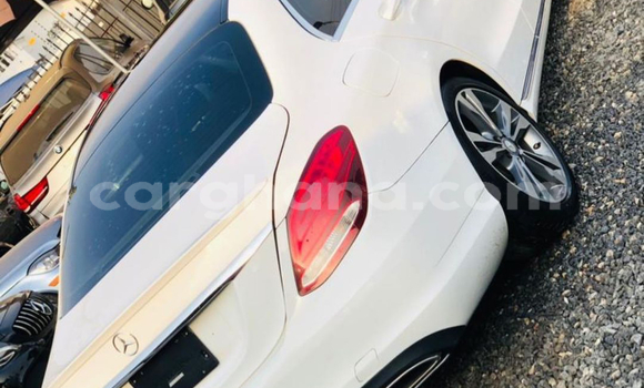 Sayi Na hannu Mercedes‒Benz C–Class White Mota in Tema a Greater Accra Sayi Na hannu Mercedes‒Benz C–Class White Mota in Tema a Greater Accra