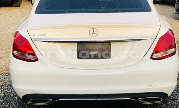 Sayi Na hannu Mercedes‒Benz C–Class White Mota in Tema a Greater Accra Sayi Na hannu Mercedes‒Benz C–Class White Mota in Tema a Greater Accra