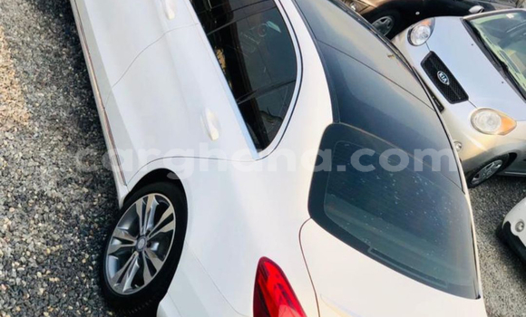 Sayi Na hannu Mercedes‒Benz C–Class White Mota in Tema a Greater Accra Sayi Na hannu Mercedes‒Benz C–Class White Mota in Tema a Greater Accra