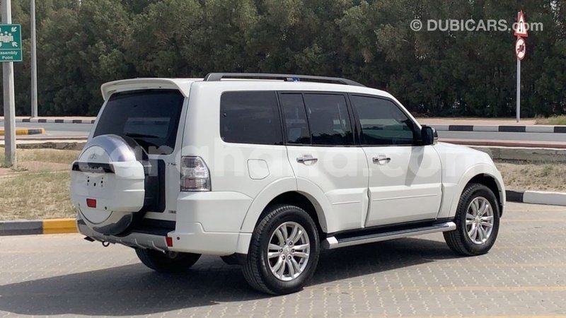 Big with watermark mitsubishi pajero ashanti import dubai 41726