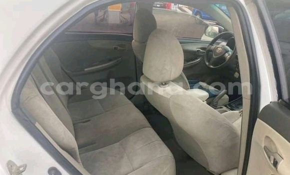 Sayi Na hannu Toyota Corolla White Mota in Accra a Greater Accra Sayi Na hannu Toyota Corolla White Mota in Accra a Greater Accra