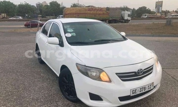 Sayi Na hannu Toyota Corolla White Mota in Accra a Greater Accra Sayi Na hannu Toyota Corolla White Mota in Accra a Greater Accra