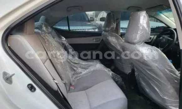 Sayi Na hannu Toyota Corolla White Mota in Accra a Greater Accra Sayi Na hannu Toyota Corolla White Mota in Accra a Greater Accra