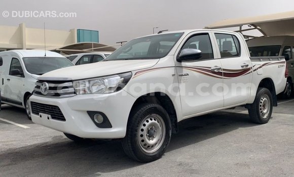 Sayi Imported Toyota Hilux White Mota in Import - Dubai a Ashanti Sayi Imported Toyota Hilux White Mota in Import - Dubai a Ashanti