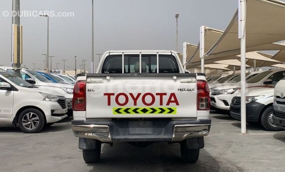 Sayi Imported Toyota Hilux White Mota in Import - Dubai a Ashanti Sayi Imported Toyota Hilux White Mota in Import - Dubai a Ashanti