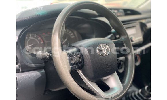 Sayi Imported Toyota Hilux White Mota in Import - Dubai a Ashanti Sayi Imported Toyota Hilux White Mota in Import - Dubai a Ashanti