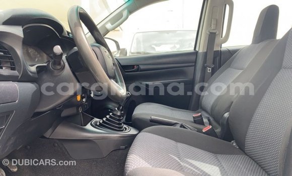 Sayi Imported Toyota Hilux White Mota in Import - Dubai a Ashanti Sayi Imported Toyota Hilux White Mota in Import - Dubai a Ashanti