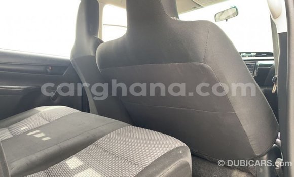 Sayi Imported Toyota Hilux White Mota in Import - Dubai a Ashanti Sayi Imported Toyota Hilux White Mota in Import - Dubai a Ashanti