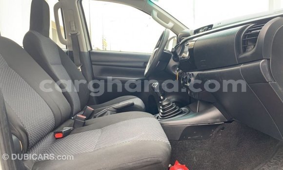 Sayi Imported Toyota Hilux White Mota in Import - Dubai a Ashanti Sayi Imported Toyota Hilux White Mota in Import - Dubai a Ashanti