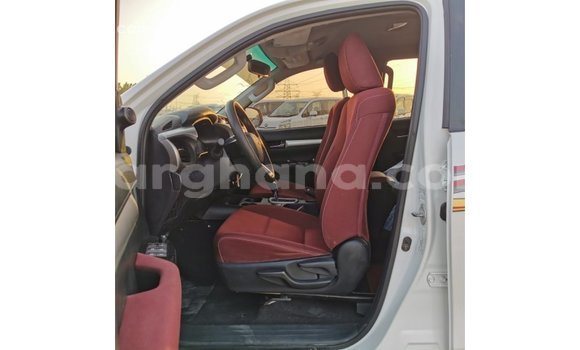 Ra Imported Toyota Hilux funfun Ọkọ̀ in Import - Dubai ni Ashanti Ra Imported Toyota Hilux funfun Ọkọ̀ in Import - Dubai ni Ashanti