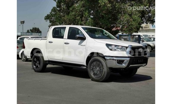 Sayi Imported Toyota Hilux White Mota in Import - Dubai a Ashanti Sayi Imported Toyota Hilux White Mota in Import - Dubai a Ashanti