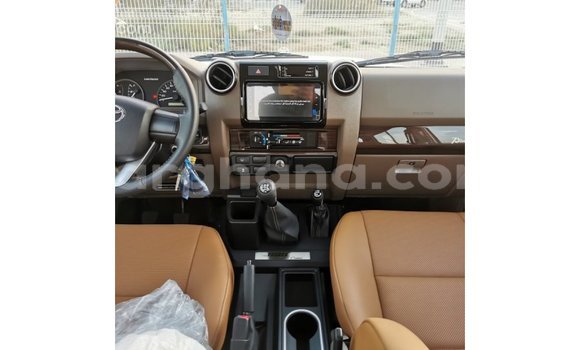 Sayi Imported Toyota Land Cruiser White Mota in Import - Dubai a Ashanti Sayi Imported Toyota Land Cruiser White Mota in Import - Dubai a Ashanti