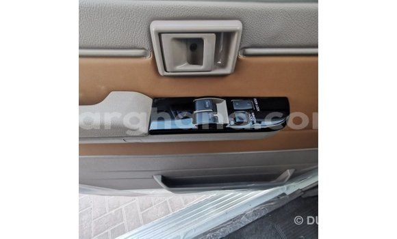 Sayi Imported Toyota Land Cruiser White Mota in Import - Dubai a Ashanti Sayi Imported Toyota Land Cruiser White Mota in Import - Dubai a Ashanti