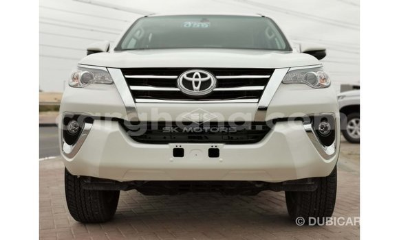 Sayi Imported Toyota Fortuner White Mota in Import - Dubai a Ashanti Sayi Imported Toyota Fortuner White Mota in Import - Dubai a Ashanti
