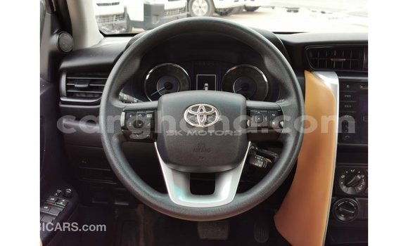 Sayi Imported Toyota Fortuner White Mota in Import - Dubai a Ashanti Sayi Imported Toyota Fortuner White Mota in Import - Dubai a Ashanti