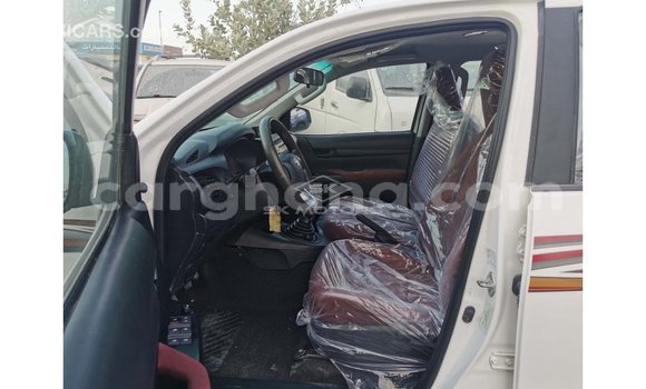 Buy Import Toyota Hilux White Car in Import - Dubai in Ashanti Buy Import Toyota Hilux White Car in Import - Dubai in Ashanti
