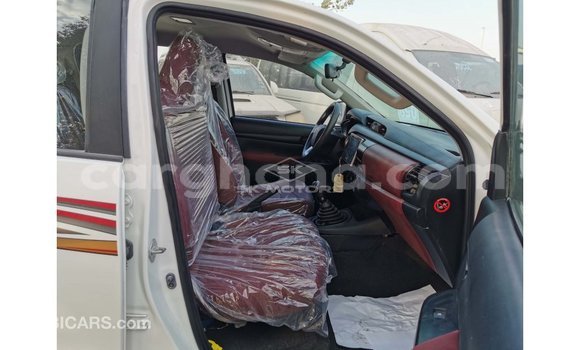 Buy Import Toyota Hilux White Car in Import - Dubai in Ashanti Buy Import Toyota Hilux White Car in Import - Dubai in Ashanti