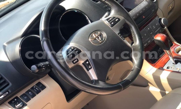 Ra Àlòkù Toyota Highlander Red Ọkọ̀ in Tema ni Greater Accra Ra Àlòkù Toyota Highlander Red Ọkọ̀ in Tema ni Greater Accra