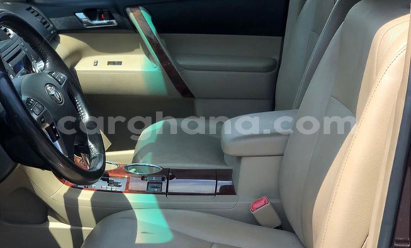 Ra Àlòkù Toyota Highlander Red Ọkọ̀ in Tema ni Greater Accra Ra Àlòkù Toyota Highlander Red Ọkọ̀ in Tema ni Greater Accra