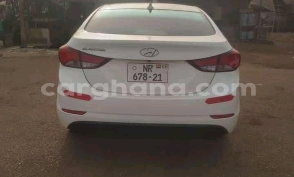 Sayi Na hannu Hyundai Elantra White Mota in Accra a Greater Accra