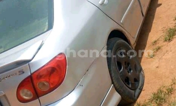 Sayi Na hannu Toyota Corolla Azurfa Mota in Accra a Greater Accra Sayi Na hannu Toyota Corolla Azurfa Mota in Accra a Greater Accra