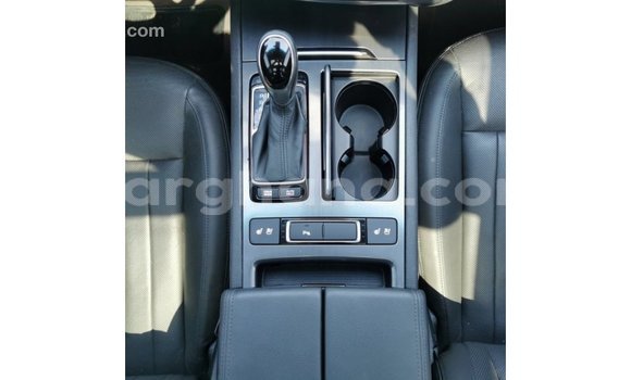 Sayi Imported Hyundai Genesis White Mota in Import - Dubai a Ashanti Sayi Imported Hyundai Genesis White Mota in Import - Dubai a Ashanti