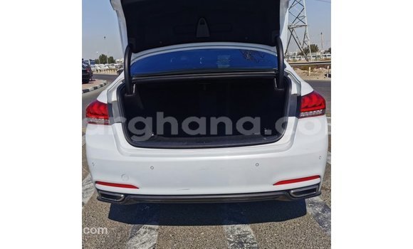 Sayi Imported Hyundai Genesis White Mota in Import - Dubai a Ashanti Sayi Imported Hyundai Genesis White Mota in Import - Dubai a Ashanti