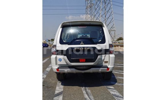 Ra Imported Mitsubishi Pajero funfun Ọkọ̀ in Import - Dubai ni Ashanti Ra Imported Mitsubishi Pajero funfun Ọkọ̀ in Import - Dubai ni Ashanti