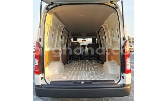 Sayi Imported Toyota Hiace White Mota in Import - Dubai a Ashanti Sayi Imported Toyota Hiace White Mota in Import - Dubai a Ashanti