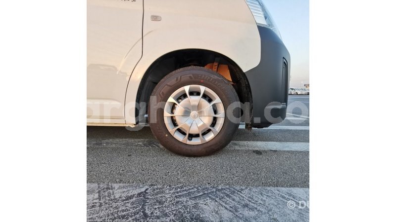 Big with watermark toyota hiace ashanti import dubai 41820