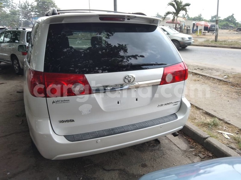 Big with watermark toyota sienna western sekondi takoradi metropolitan 41843