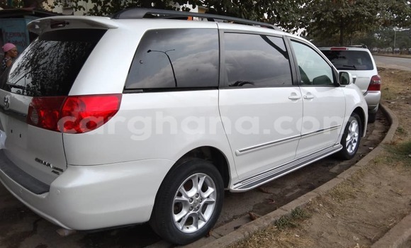 Buy Used Toyota Sienna White Car in Sekondi–Takoradi Metropolitan in Western Buy Used Toyota Sienna White Car in Sekondi–Takoradi Metropolitan in Western