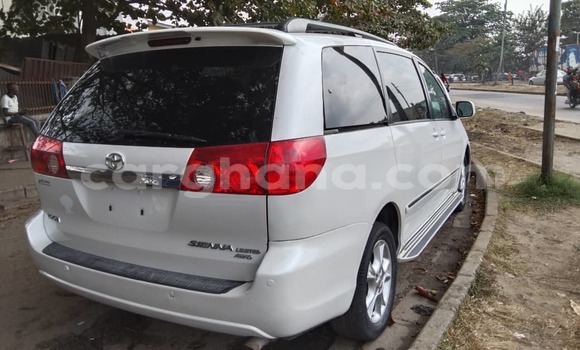 Buy Used Toyota Sienna White Car in Sekondi–Takoradi Metropolitan in Western Buy Used Toyota Sienna White Car in Sekondi–Takoradi Metropolitan in Western
