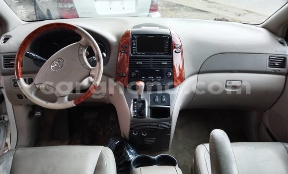 Buy Used Toyota Sienna White Car in Sekondi–Takoradi Metropolitan in Western Buy Used Toyota Sienna White Car in Sekondi–Takoradi Metropolitan in Western