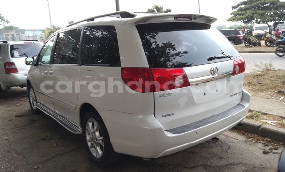 Buy Used Toyota Sienna White Car in Sekondi–Takoradi Metropolitan in Western Buy Used Toyota Sienna White Car in Sekondi–Takoradi Metropolitan in Western