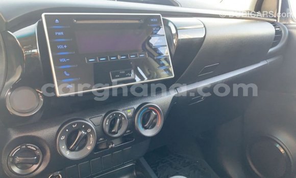 Ra Imported Toyota Hilux funfun Ọkọ̀ in Import - Dubai ni Ashanti Ra Imported Toyota Hilux funfun Ọkọ̀ in Import - Dubai ni Ashanti